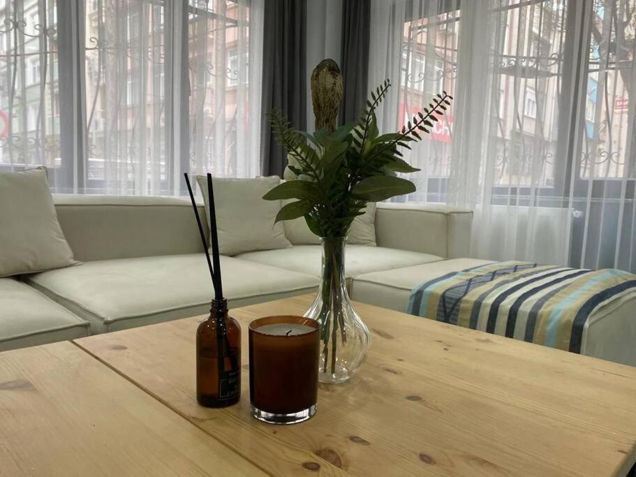 Daire Renovated 2br Near Metro İstanbul