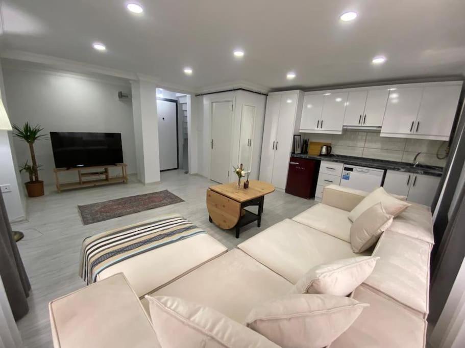 Renovated 2br Near Metro İstanbul