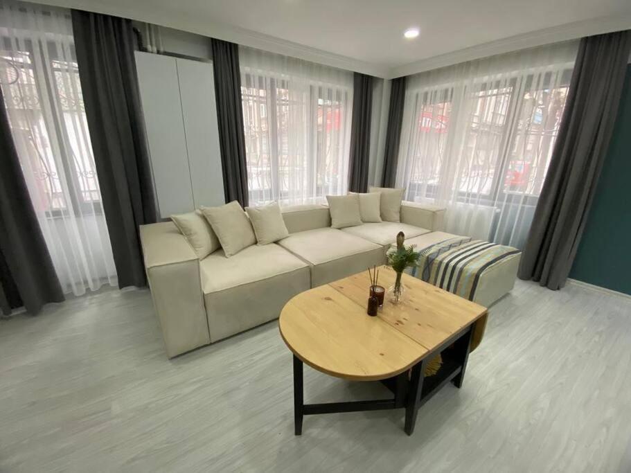 Daire Renovated 2br Near Metro *